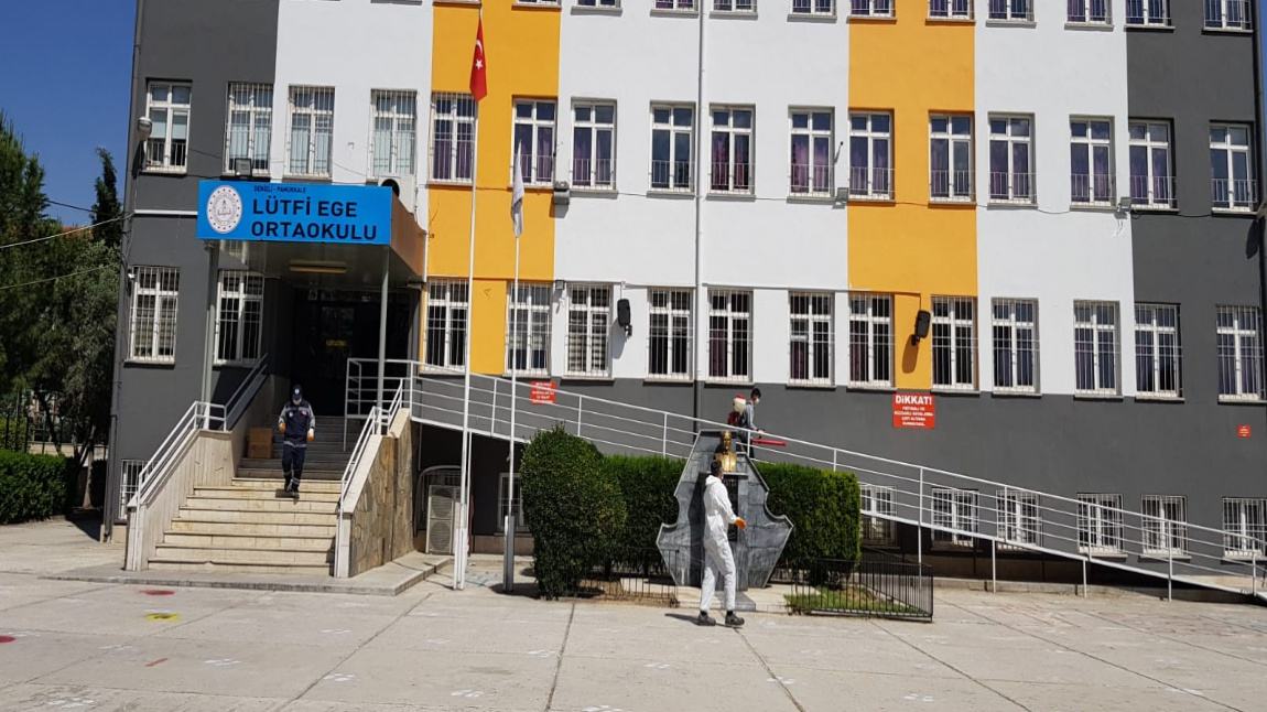 Lütfi Ege Ortaokulu Fotoğrafı